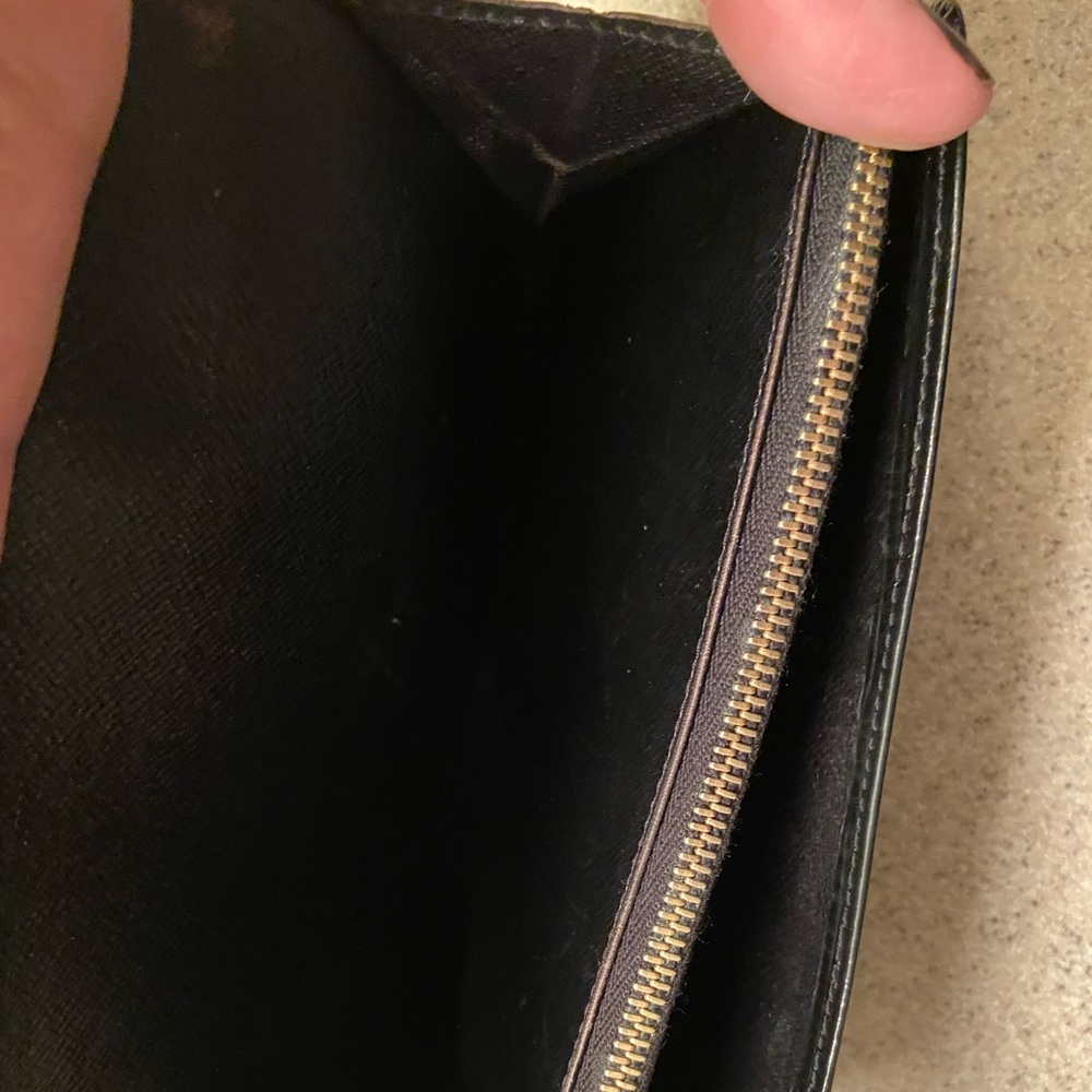 Authentic Louis Vuitton Black Epi Sarah Wallet - Picture 5 of 11